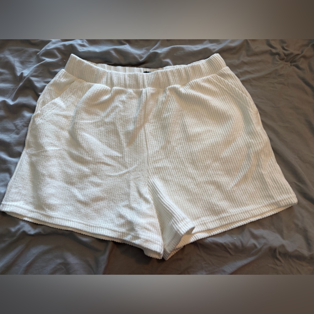 GAP Women's White Ribbed Lounge Shorts